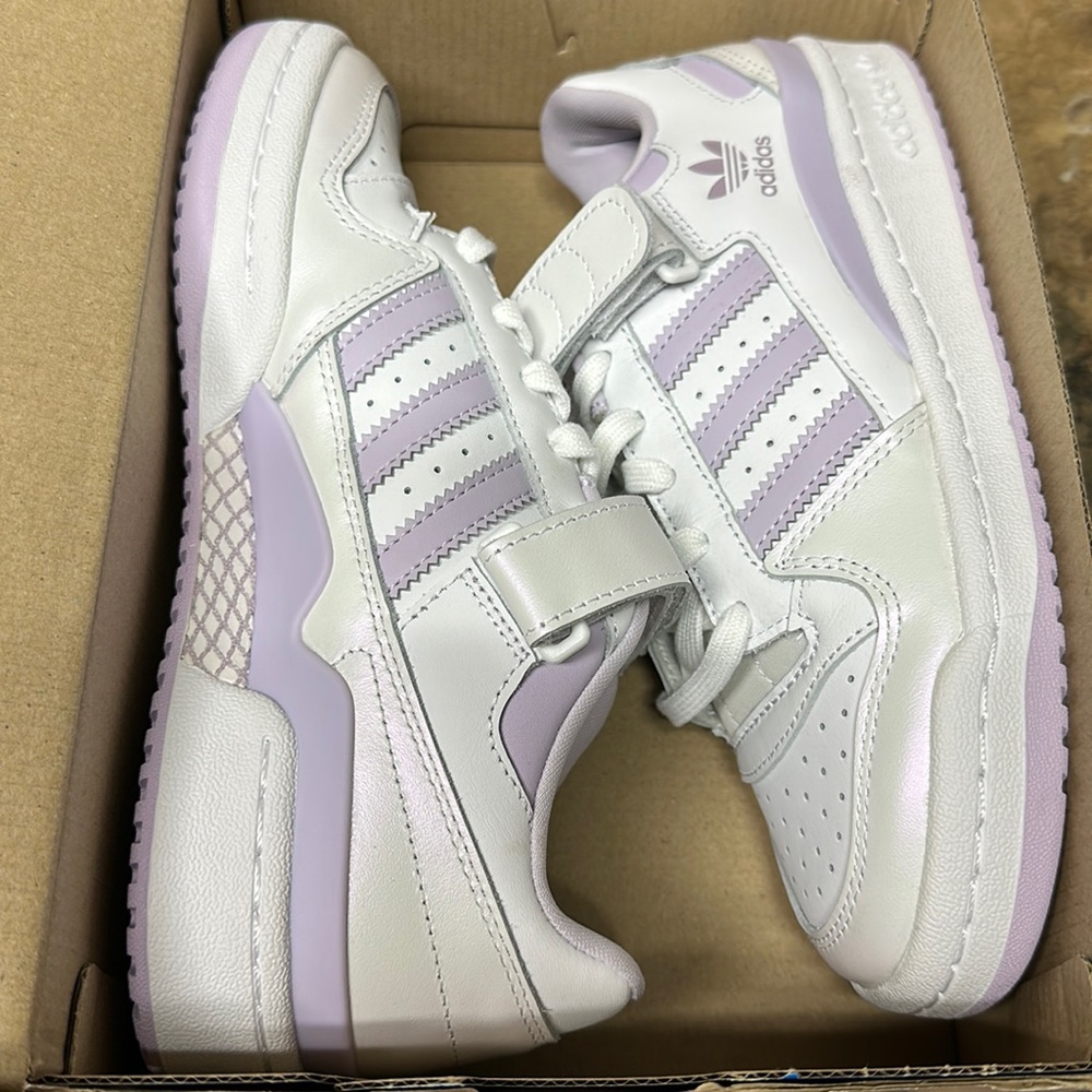 New with box Adidas Forum Low Womens